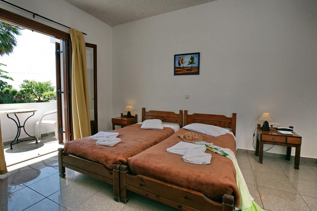 סקאלה קאלוניס Hotel Pela מראה חיצוני תמונה