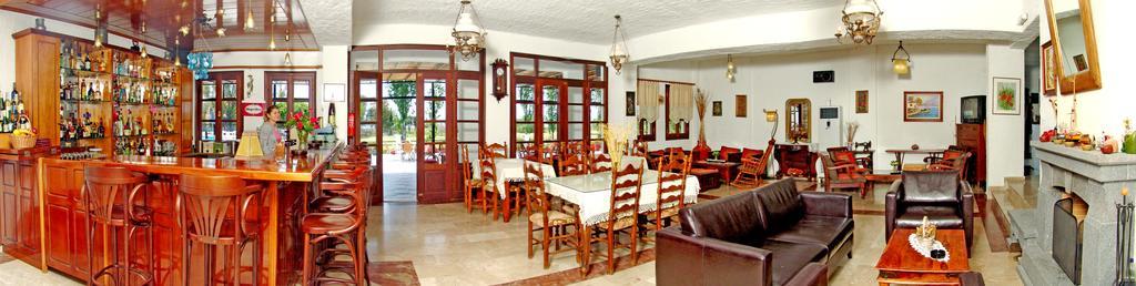 סקאלה קאלוניס Hotel Pela מראה חיצוני תמונה