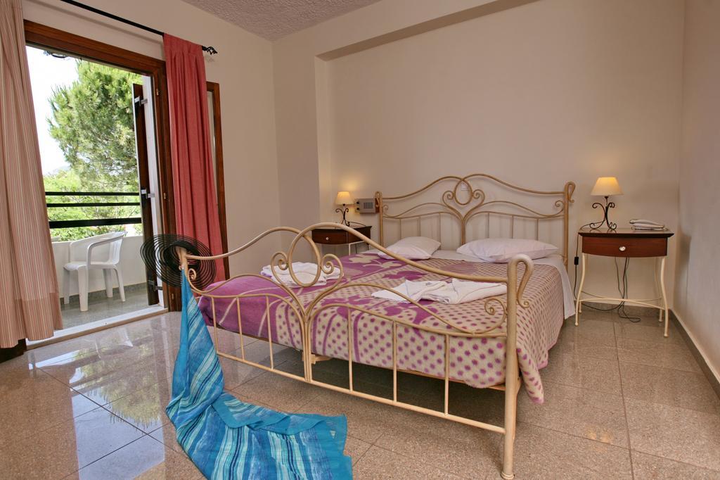 סקאלה קאלוניס Hotel Pela מראה חיצוני תמונה