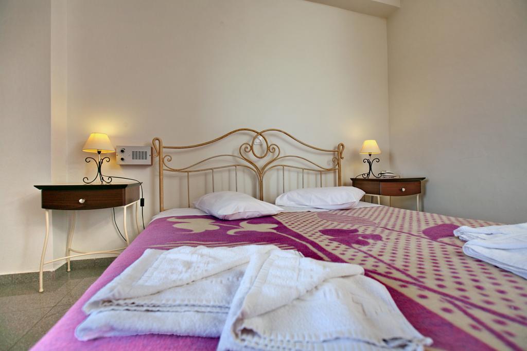 סקאלה קאלוניס Hotel Pela מראה חיצוני תמונה