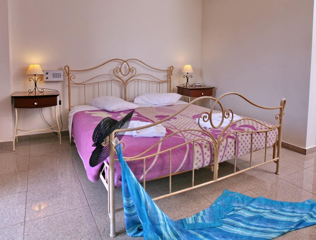 סקאלה קאלוניס Hotel Pela מראה חיצוני תמונה