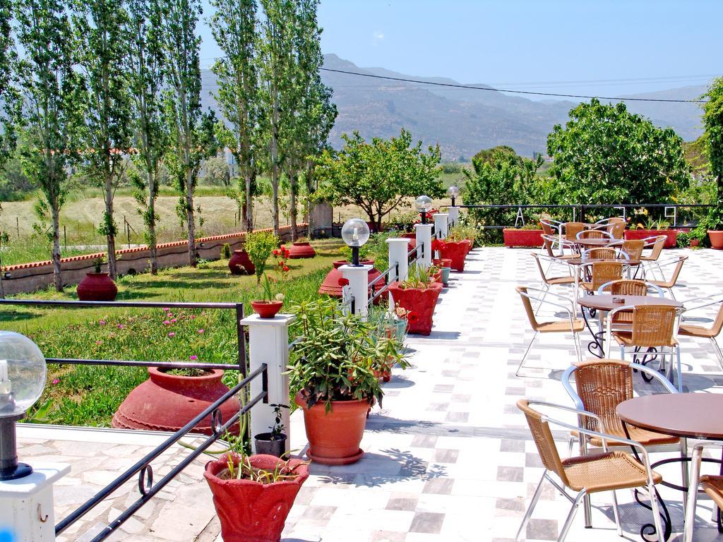סקאלה קאלוניס Hotel Pela מראה חיצוני תמונה