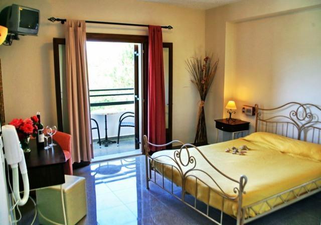 סקאלה קאלוניס Hotel Pela חדר תמונה